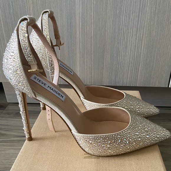 Steve Madden Ankle Strap Pumps - Picture 5 of 6